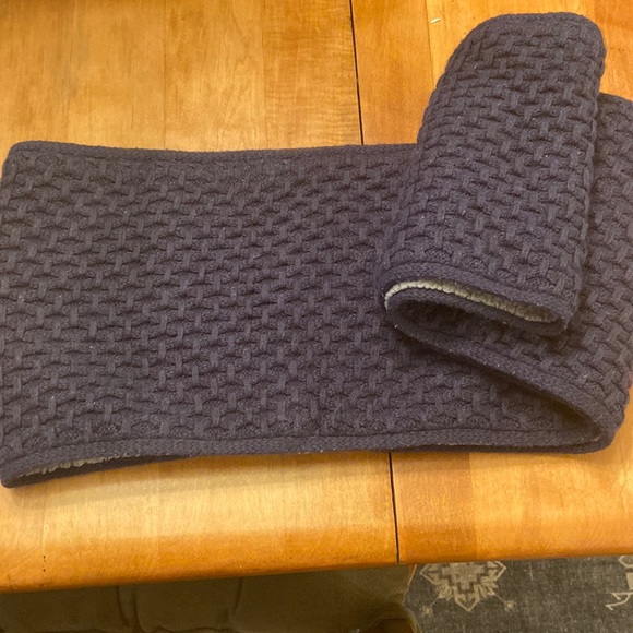 LLBean Scarf - Picture 1 of 4